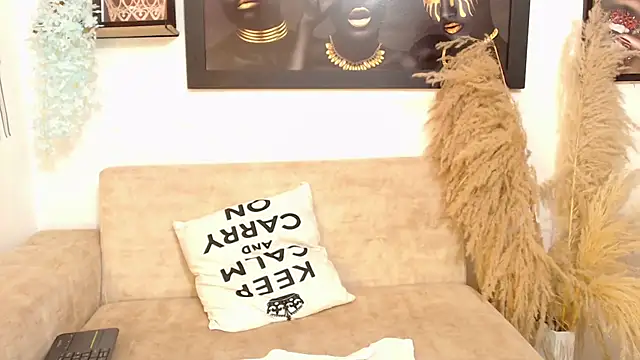 NahomyAndrews online show from December 5, 3:24 pm