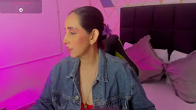 jadde13  online show from November 6, 8:48 pm