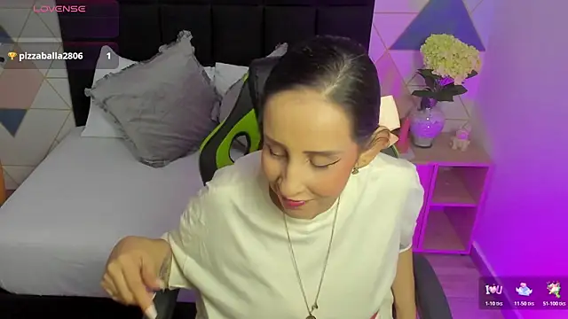 jadde13  online show from November 14, 8:53 pm