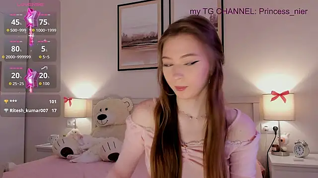 Snapshot of diana_nier chatting on October 20, 10:02 pm diana nier online show from October 20, 10:02 pm