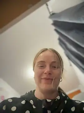 Piinkpandora online show from April 11, 7:39 pm