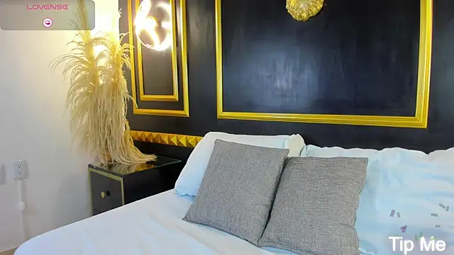 aixa 15 online show from October 9, 12:31 pm