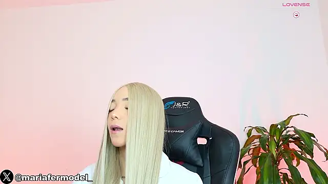 Mariafer05 online show from February 22, 2:18 pm