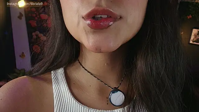 6Briela9  online show from April 2, 5:16 am