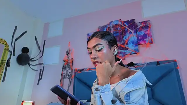 Snapshot of Kaataleya_horny chatting on October 23, 4:40 am Kaataleya horny online show from October 23, 4:40 am