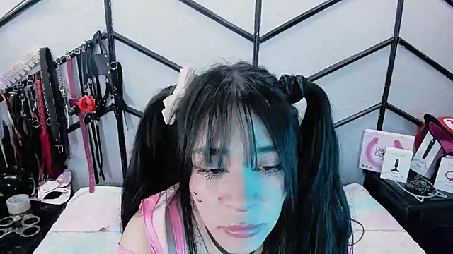 AlanaLuck online show from March 17, 10:25 pm