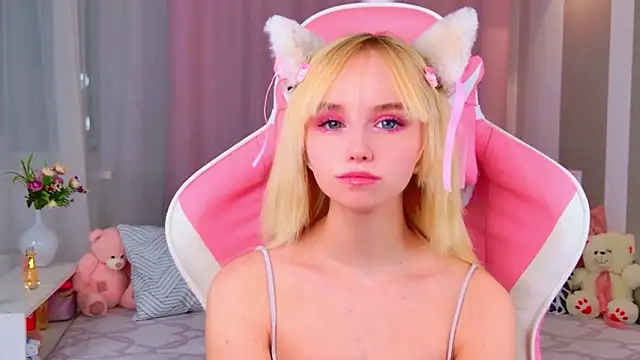 b4by LoL1 online show from February 23, 3:11 pm