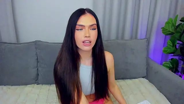 Snapshot of sexyangeloux chatting on October 14, 10:34 pm sexyangeloux online show from October 14, 10:34 pm