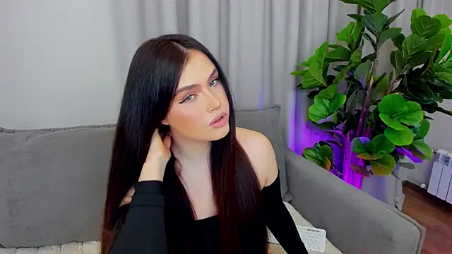 sexyangeloux online show from April 3, 9:35 pm