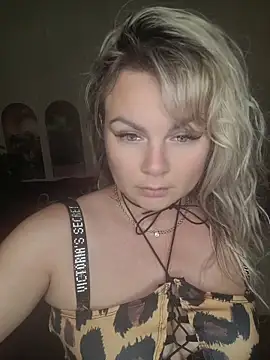 candy queeen online show from June 9, 10:09 pm