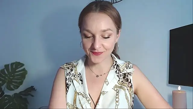 AliciaDesire online show from March 12, 6:49 am