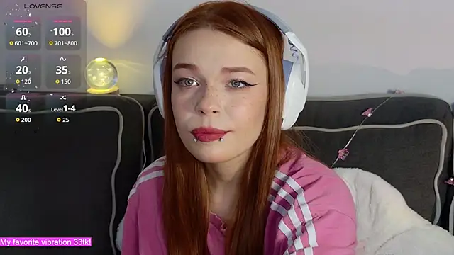 ValBae online show from November 12, 9:57 pm