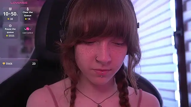 juliapie online show from June 25, 1:46 pm