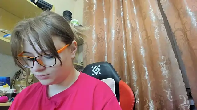 Seductive She Wolf online show from April 14, 7:36 pm