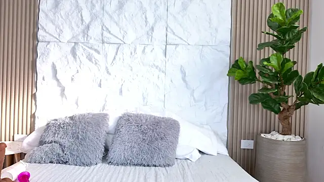 LaurenRodriiguez online show from January 19, 12:45 pm