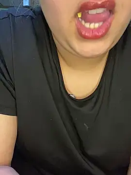 yassminsexy22 online show from February 13, 9:27 pm