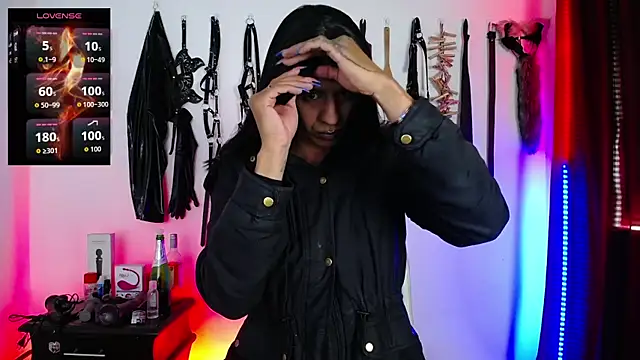 akinoro  online show from October 4, 4:55 pm