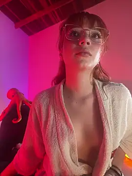 sweeet peach online show from April 13, 4:47 am