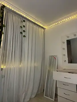 lina pink online show from March 8, 2:04 am