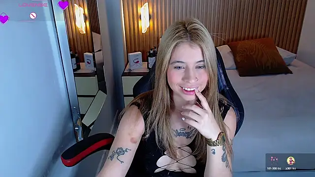 LUCYAMARS1 online show from November 1, 1:26 pm