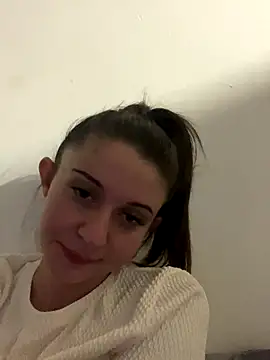 Snapshot of vienncica chatting on October 15, 4:48 am vienncica online show from October 15, 4:48 am