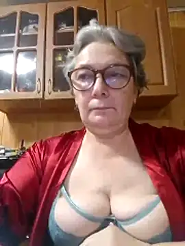 Snapshot of IrinaSweet54 chatting on October 21, 4:33 pm IrinaSweet54 online show from October 21, 4:33 pm