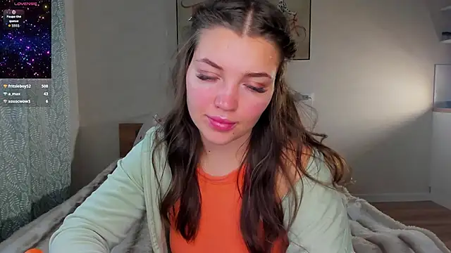 Snapshot of michelle_mirr chatting on October 22, 4:01 pm michelle mirr online show from October 22, 4:01 pm