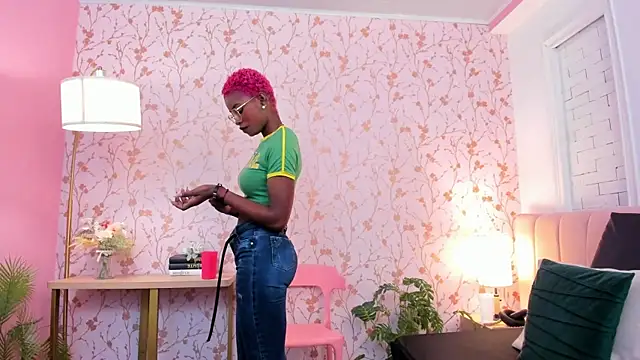 amber-hill online show from April 15, 4:18 pm