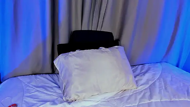 EviePhoenix online show from March 13, 10:22 pm