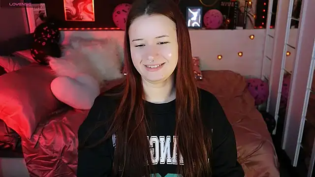 Lily Moonlight online show from February 10, 7:00 am