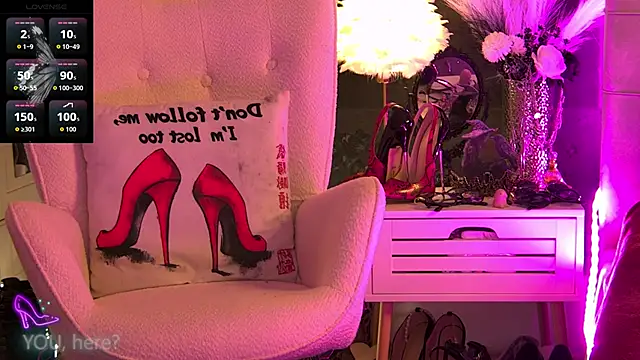 ZoeMesmerize online show from October 31, 6:50 am