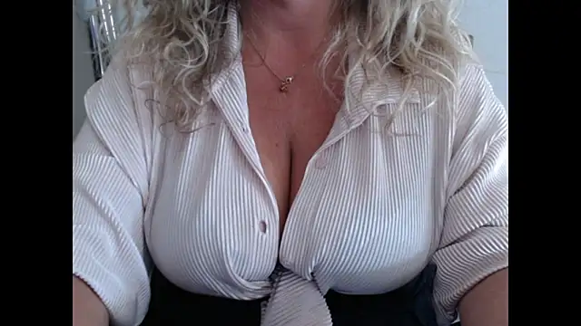 JenniLowen online show from June 16, 12:50 pm