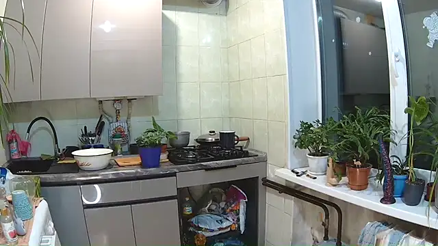 Snapshot of BroadFantasy chatting on October 3, 6:24 pm BroadFantasy online show from October 3, 6:24 pm