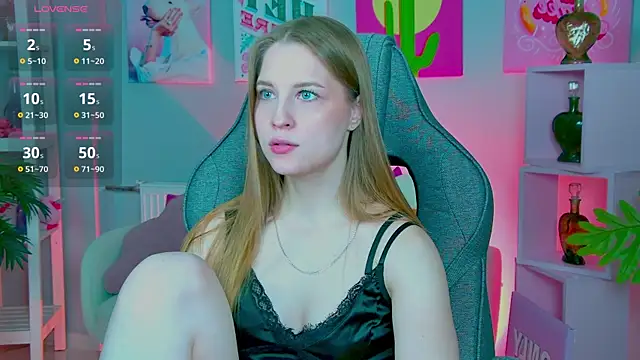 CuteMousee online show from November 22, 9:01 am