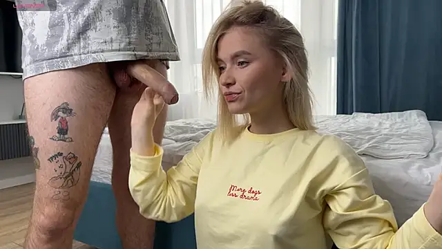 Adelovenick online show from October 12, 7:55 am