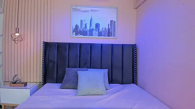 viiolett lee online show from November 25, 10:10 pm