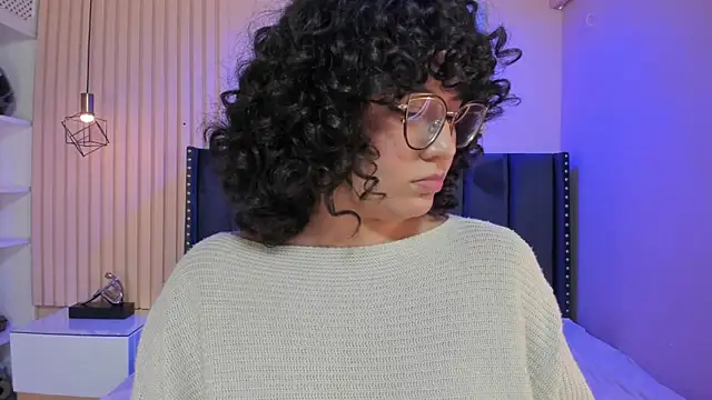 viiolett lee online show from February 21, 8:42 pm