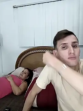 Milfvalesk online show from February 19, 8:07 pm