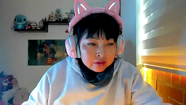 Shaddycute  online show from February 20, 6:09 pm