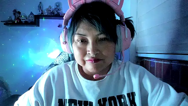 Shaddycute  online show from May 20, 3:03 am