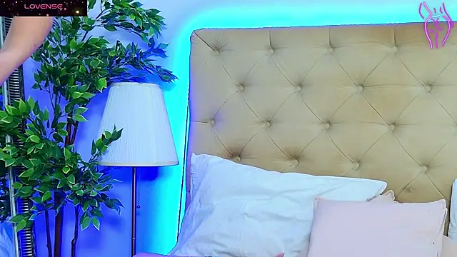 DaliyaArabian online show from December 4, 1:35 pm