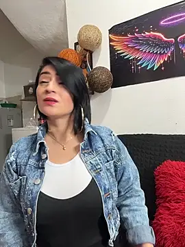 karenlennox1 online show from January 16, 11:23 pm