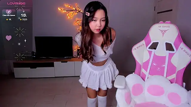 Snapshot of Fluffy_Rose chatting on October 6, 3:18 pm Fluffy Rose online show from October 6, 3:18 pm