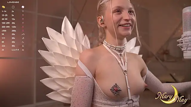 marylunamay online show from March 8, 4:27 am