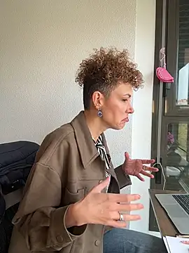 lavaldez online show from April 7, 10:39 am