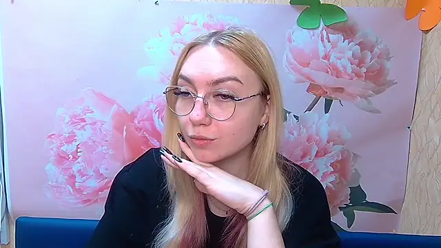 Snapshot of BeatriceFly chatting on September 30, 11:49 am BeatriceFly online show from September 30, 11:49 am