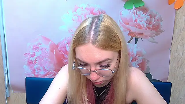Snapshot of BeatriceFly chatting on September 27, 11:50 am BeatriceFly online show from September 27, 11:50 am