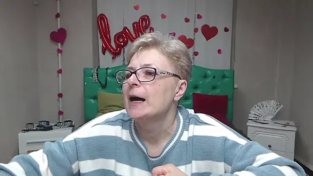 EmiliaGree online show from March 19, 6:01 pm