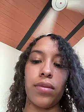 MarieLeon online show from January 6, 8:45 pm