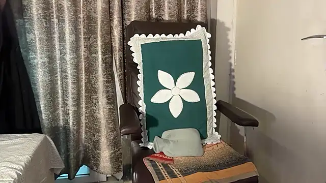 Cupid of Hearts online show from April 16, 5:41 am